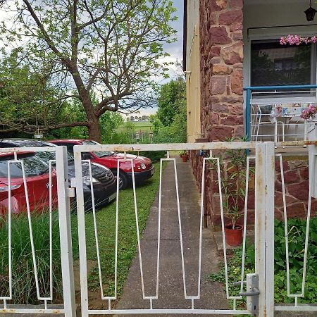 Clara Apartman Кестели Екстериор снимка