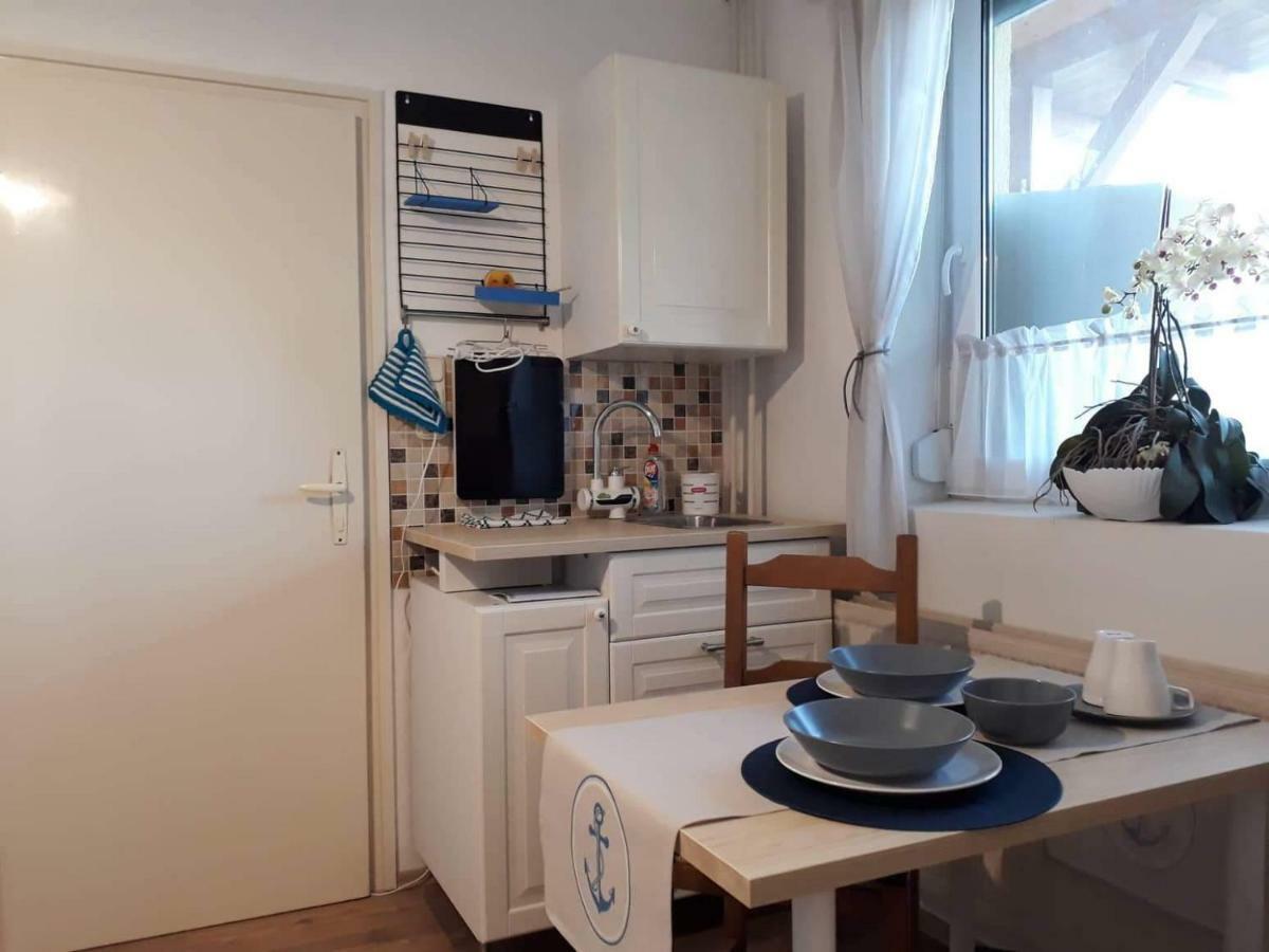 Clara Apartman Кестели Екстериор снимка
